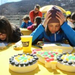 Dictée du Tour lue par Pierre Vaultier dans la cour de l'école de Saint-Chaffrey